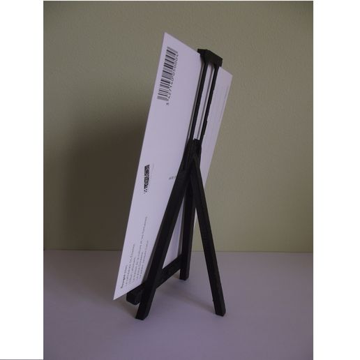 Easel photo or sketch with locking