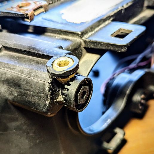 PXL_20240303_164940972.PORTRAIT.jpg Шестерня корректора фар (HELLA & DEPO, например: Audi / Jaguar / BMW)