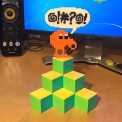 qbert1.jpg Archivo STL gratuito Q-Bert Escritorio ordenado・Objeto imprimible en 3D para descargar
