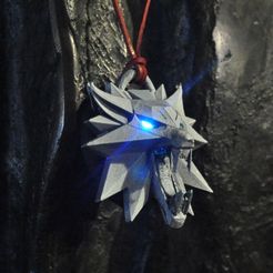 B-W-cults.jpg Bad Wolf - Glowing Eyes Pendant / Medalion from Witcher series