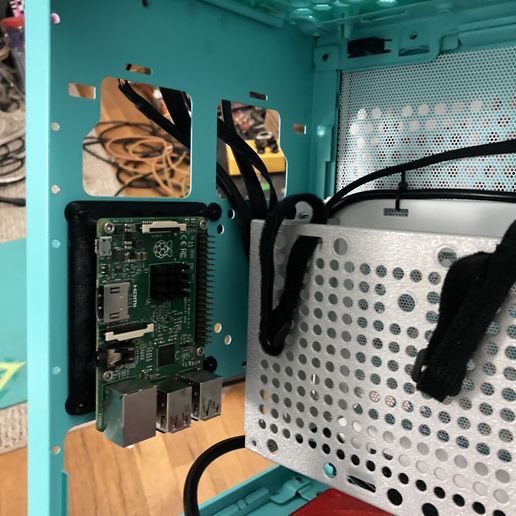 IMG_1713.jpeg Cooler Master MasterBox NR200P Suporte para Raspberry Pi