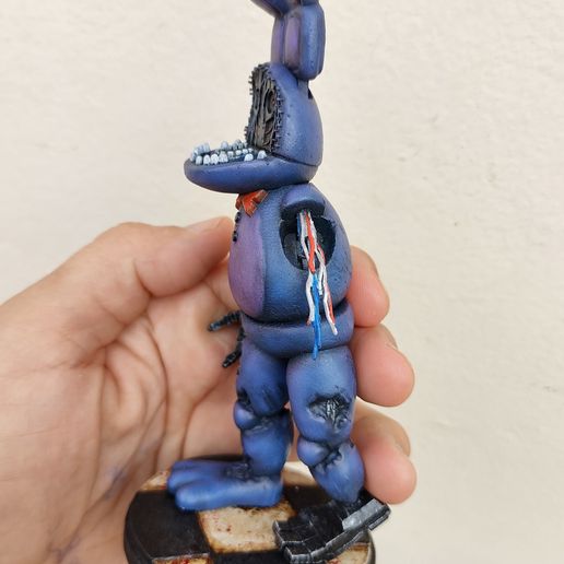 Withered-Bonnie-sculpture-2.jpg УВЯДШАЯ БОННИ