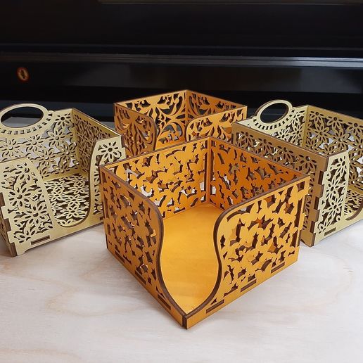 6o3yx6k7.jpg Serviettenhalter Voronoi