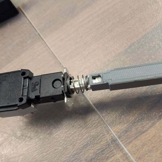 IMG_20180224_171147850.jpg Amiga 4000 Power button extension bar