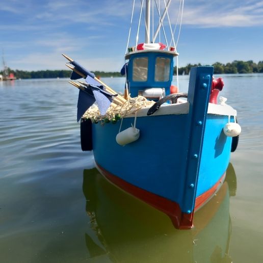 🛥️ RC radio-controlled trawler・ STL File for 3D printing・Cults
