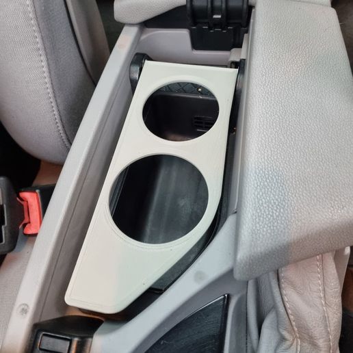 20220129_151948.jpg BMW e60 e61 cup-holder