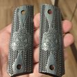 IMG_20220321_210046.jpg COLT 1911 BASIC GRIPS WITH PATTERN AND SPRINGFIELD LOGO
