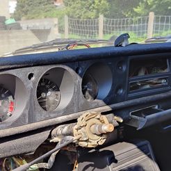 IMG_20210902_110520.jpg Datsun 620, tableau de bord