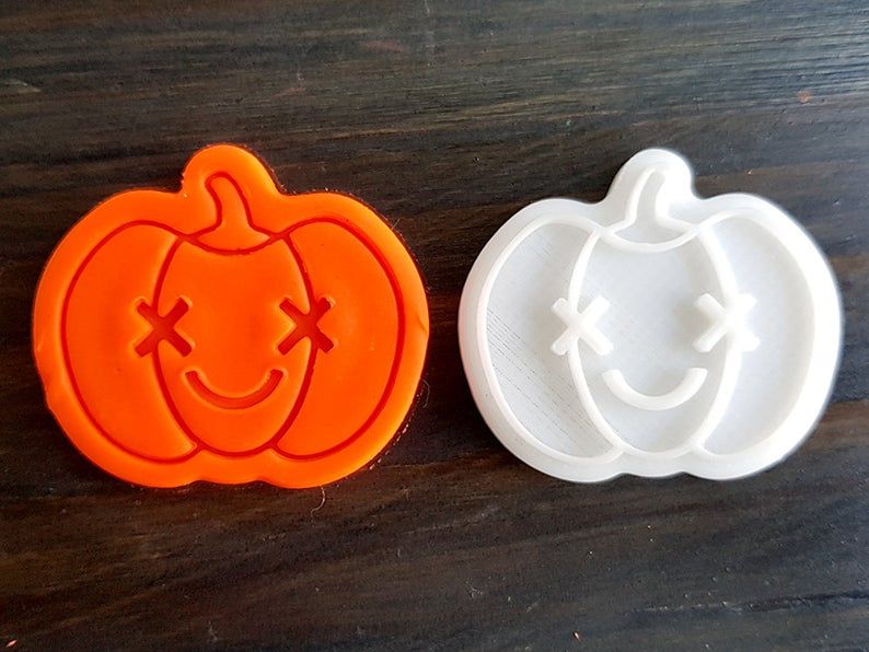 Cute Pumpkin(09) Cookie Cutter 1.jpg STL file Cute Halloween Pumpkin Cookie Cutter set of 12・3D printing idea to download, roxengames