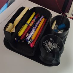 1684528519673.jpg Pen tray + various storage compartments