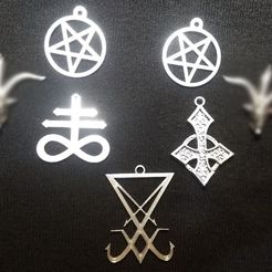 colgantes.jpg STL-Datei Anhänger / Charms Umgekehrtes Kreuz, Siegel des Luzifer, Leviathan, Pentagramm・Design zum Herunterladen und 3D-Drucken
