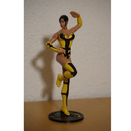 a1.jpg Mortal Kombat 4 Tanya Statue
