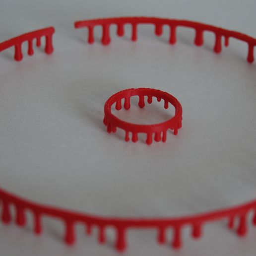 fotocollar_4.jpg Collar y anillo de gotas de sangre