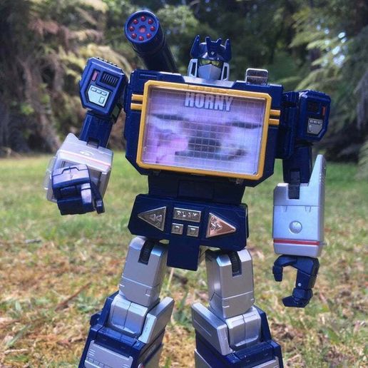 Download free STL file MP Soundwave cursed upgrade • 3D printable ...