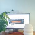 WhatsApp-Image-2025-04-17-at-10.39.17-AM.jpeg Pumpin 3D Table Lamp