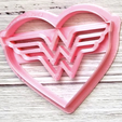 Captura-de-pantalla-2023-04-21-a-la-s-09.46.36.png Wonder Woman heart cookie cutter