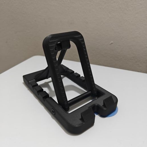 Izobrazhieniie-WhatsApp-2025-10-28-v-22.30.05_e0e4db08.jpg Phone stand