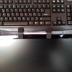 20180622_114942.jpg 3D-Datei Tastatur-Monitor-Halterung V2 kostenlos・Design für 3D-Drucker zum herunterladen