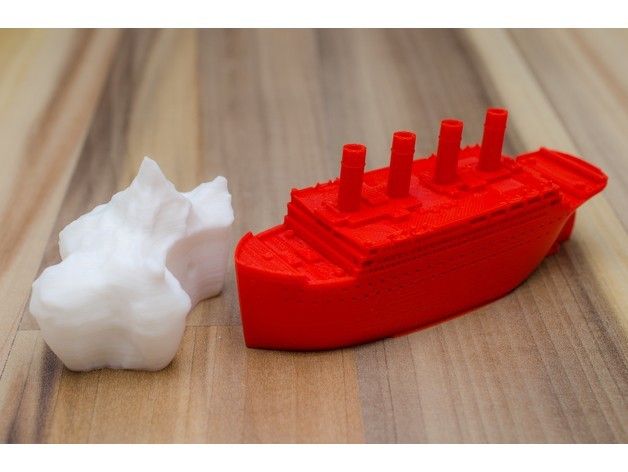 f04b4bb3715d47f25134764e7ed29728_preview_featured.jpg Download free STL file Small compressed Titanic and scale example of the iceberg • 3D printing template, vandragon_de
