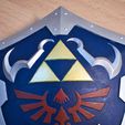 IMG_3004.jpg Hylian Shield from Zelda Ocarina of Time - Life Size
