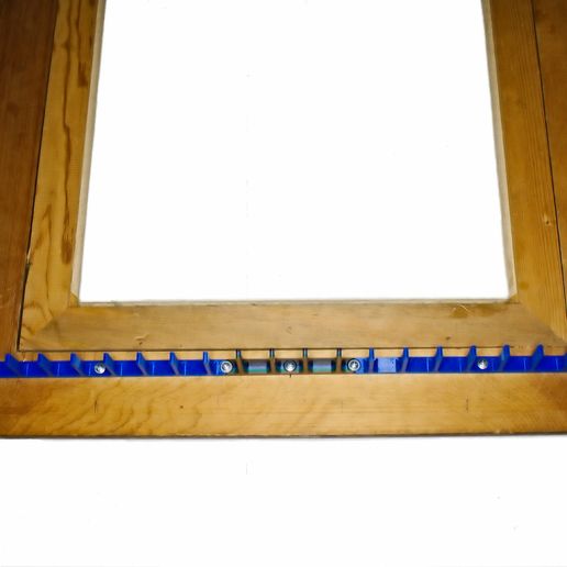 0109.jpg Modular Rug Loom Hooks