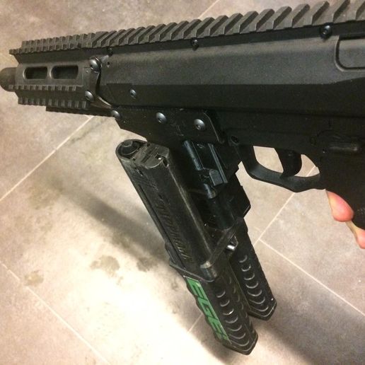 m17-TIPX-magwell-12-round-with-mag-coupler.jpeg Valken M17 Tipx mag adapter