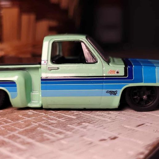 M2 Machines 1976 GMC Sierra Grande (Stepside) 15 Lowering base