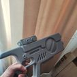 MOCjceufpXI.jpg Real size TAU pulse pistol for cosplay
