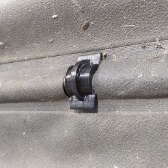 71103699_2629886303698565_1809831031633608704_n.jpg Volvo 850 V70 load cover rod limiter