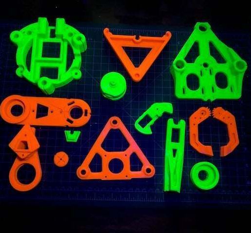 Brazo robótico Arduino (OPEN SOURCE) + APP de control Python + EXTRAS