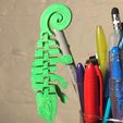 FlexiCham1a.jpg Flexi Chameleon Bleistifthalterung