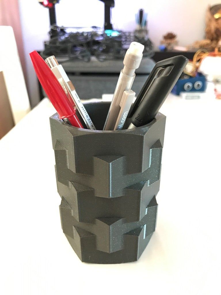 Free STL file Pen holder - Porte crayons・3D printer model to download・Cults