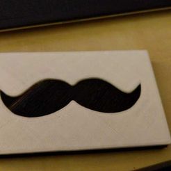 WhatsApp_Image_2018-09-09_at_21.42.40.jpeg Fichier STL gratuit Boîte magnétique Moustache Geocaching・Modèle pour imprimante 3D à télécharger