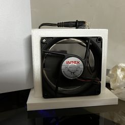 IMG_2824.jpg Fichier STL Boîtier de ventilateur PC 8 x 8・Design imprimable en 3D à télécharger