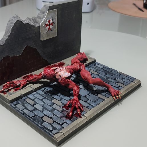 IMG_20231207_204522687.jpg Licker Residual Evil Diorama