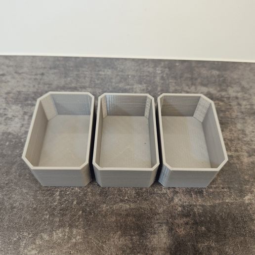 0-02-05-5b4b8e35ffb97796e90f29be9c1daacc0e431afc28eb7e009e2a16db198bdedb_b0027c70af8a5bef.jpg Boîte (organisateur) avec boîtes interchangeables