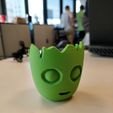 60706735_437632310382754_8114248053226995712_n.jpg Mini baby groot office flower pot