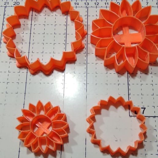 Flower cookie cutter 3D model