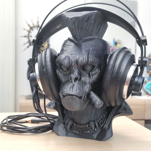IMG_20240805_120510.jpg Punk Monkey - Bust - Headphone