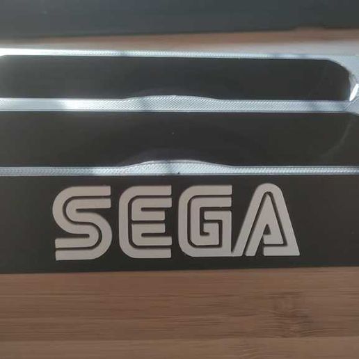 a4e74c9d-0a63-4363-ad8a-dfd02f2490aa.jpg 8BitDo M30 Sega Mega Drive / Genesis Controller Stand