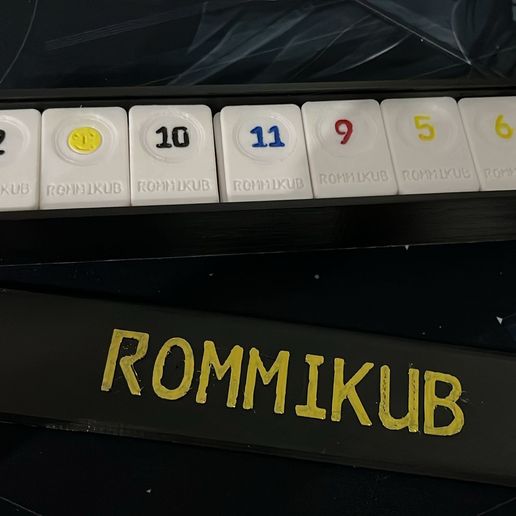 RommiKub tokens in original size with storage box