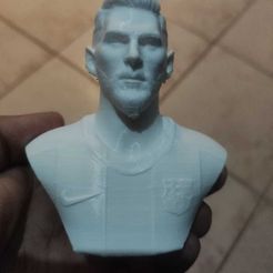 messi.jpg Archivo OBJ gratis Messi busto・Modelo para descargar y imprimir en 3D