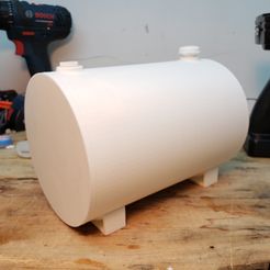 20210519_191116.jpg STL file Large Tank for Garage or farm in 1/10 scale・3D printable model to download