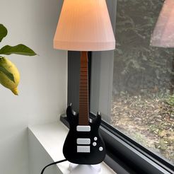 IMG_6728.jpg Guitar lamp