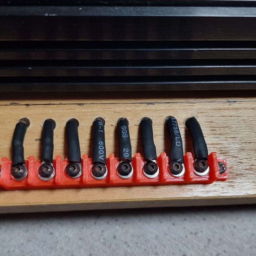 20240508_013047.jpg Terminal block