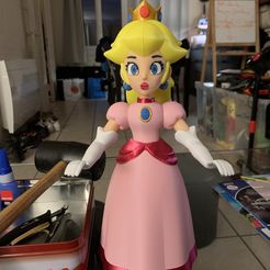 Princess Peach de Mario - jeux multi-couleurs