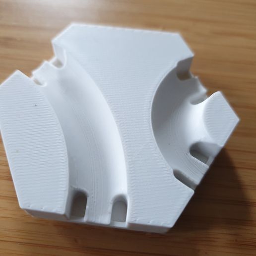 Gravitrax compatible standard curve tile