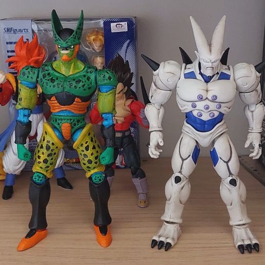 3D printing Cell Second Form action figure • made with Ender 3 pro・Cults