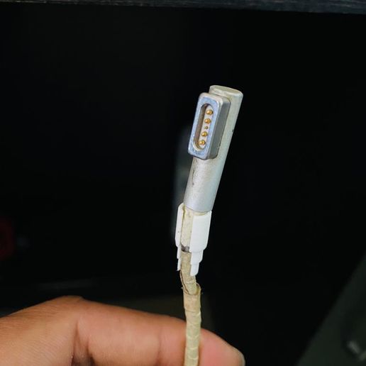 WhatsApp-Image-2023-04-07-at-1.55.46-PM-2.jpeg Cover for old macbook pro