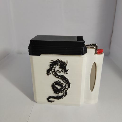 IMG_20230531_220533.jpg Zigarettenetui Japanisch mit Deckel und Feuerzeughalter bic